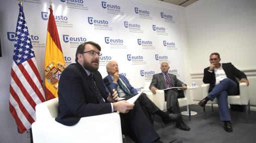 De izquierda a derecha, Daniel Ureña, Borja Cardelús, Manuel Olmedo y Julio Cañero, en el Foro de la Herencia Hispana, organizado en Madrid por The Hispanic Council y la Deusto Business School