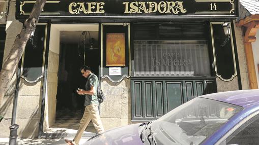 El emblemático local (arriba, en la imagen), ha echado el cierre