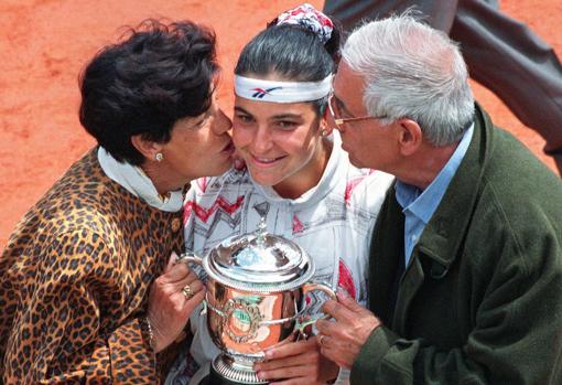 Arantxa junto a sus padres
