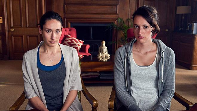 Sian Clifford y Phoebe Waller-Bridge son dos hermanas mal avenidas en «Fleabag»