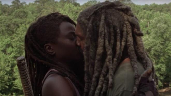 Michonne y el Rey Ezekiel se besan en el tráiler de la décima temporada de «TWD»