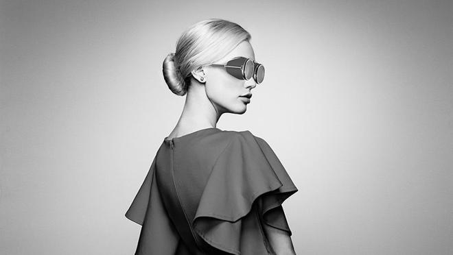 Una modelo luce el artículo