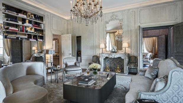 Así es la última lujosa suite parisina que diseñó Karl Lagerfeld