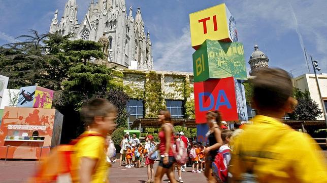 Barcelona aparca la privatización del Parque de Atracciones del Tibidabo