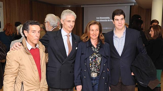La familia Bienvenida, en la inaguración de la exposición en Roquetas