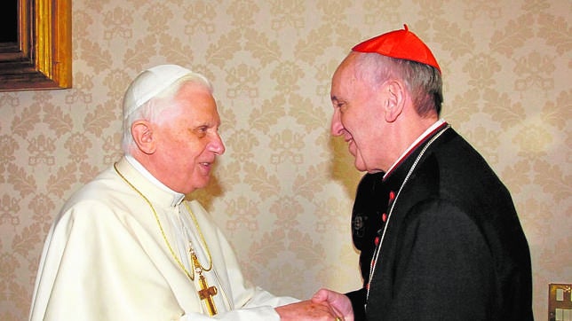 El Papa Francisco visitará el sábado 23 de marzo en Castel Gandolfo a Benedicto XVI