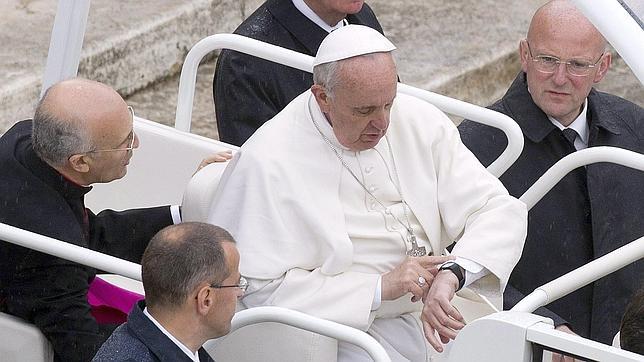 El Papa Francisco pide «claridad y valentía» contra los abusos a menores