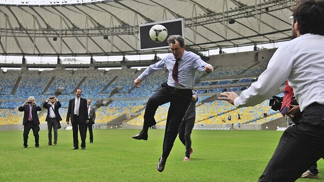 Artur Mas en el estadio de Maracanà, durante su viaje a Brasil