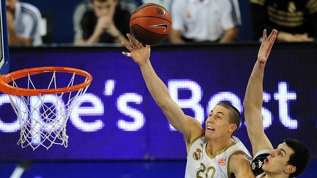 El Real Madrid renueva a Jaycee Carroll