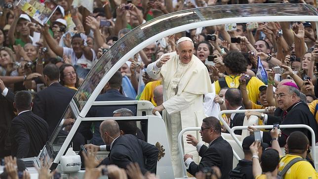 Río abraza al Papa
