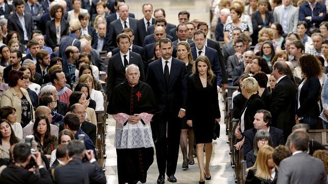 Monseñor Barrio, en el funeral: «Sentimos con vosotros y estamos a vuestro lado»