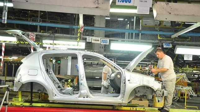 Volkswagen lidera las ventas, pero Dacia crece más del 43% en agosto