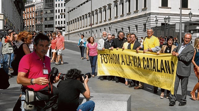 La renuncia de Mas a la consulta en 2014 enerva a sus socios de ERC