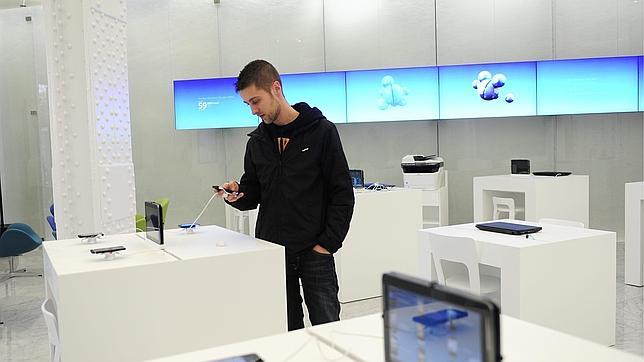 Telefónica elimina la permanencia de sus contratos móviles