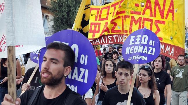 La sociedad griega reacciona ante los neonazis y Amanecer Dorado desciende en las encuestas