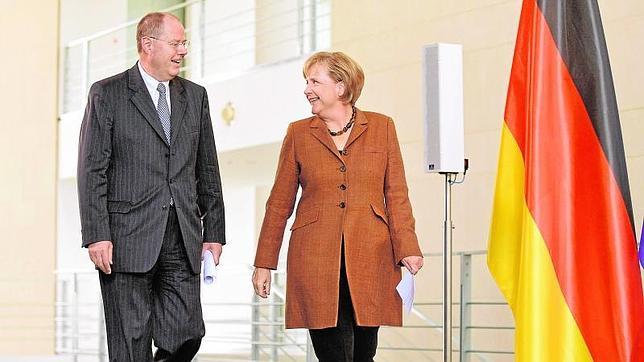 Merkel y Steinbruck acercan posiciones
