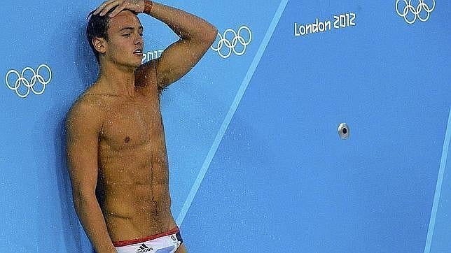 El saltador británico de trampolín Tom Daley revela en Youtube que es gay