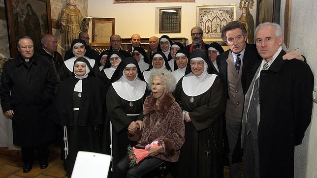 La duquesa de Alba alaba los belenes de Carrión ante una gran expectación