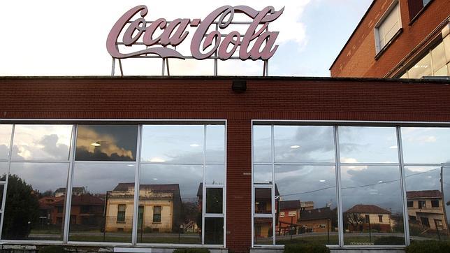 La embotelladora de Coca-Cola cierra sus plantas de Madrid, Asturias, Mallorca y Alicante