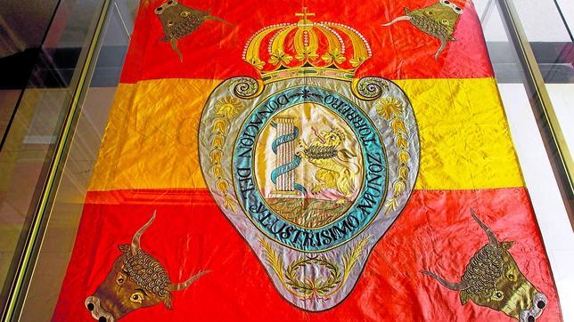 Por qué la bandera tricolor de la República «constituyó un grave error»
