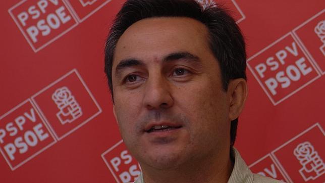Un edil condenado por conducir ebrio gana el Miguel Hernández de poesía
