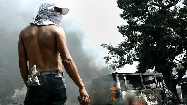 Un manifestante opositor, durante una protesta en San Cristóbal (Táchira)