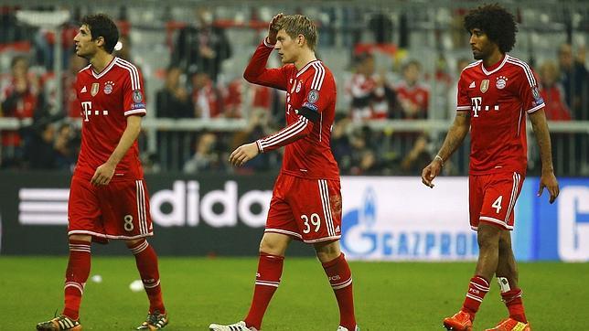 Los jugadores del Bayern, tras la derrota
