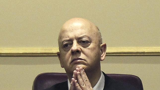 Elorza, Gasulla y Vázquez rompen la unanimidad del PSOE en favor del relevo monárquico