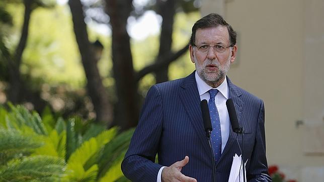 El presidente del Gobierno, Mariano Rajoy, tras su despacho con Felipe VI en Marivent