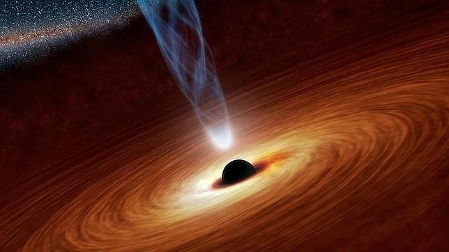 La luz de los rayos X brilla con más intensidad cuanto más cerca del agujero negro