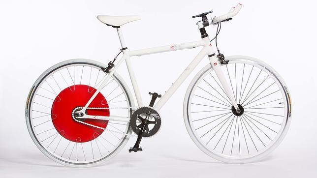 El ingenio transforma una bici común en una bicicleta eléctrica inteligente con tan sólo reemplazar la rueda trasera