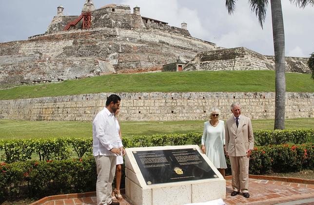 El Príncipe Carlos y la duquesa de Cornualles inauguraban el viernes pasado la placa en presencia del alcalde de Cartagena.