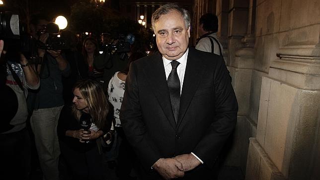 FernandoFitz-James Stuart ha atendido a la prensa a las puertas del Ayuntamiento de Sevilla