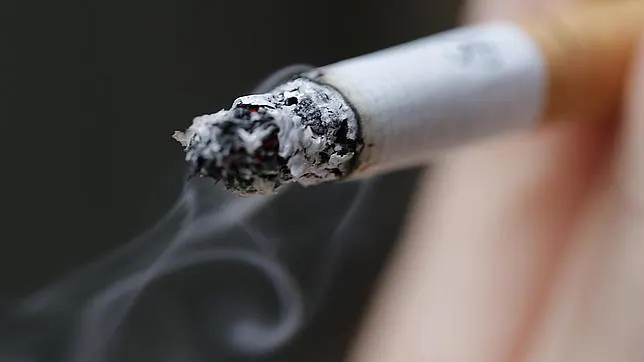El tabaco, ruinoso para el Estado: le cuesta más de 4.000 millones de euros  al año