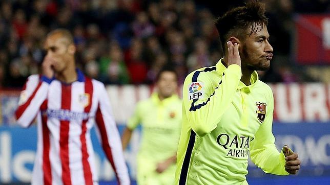Neymar celebró así uno de sus goles en el Calderón