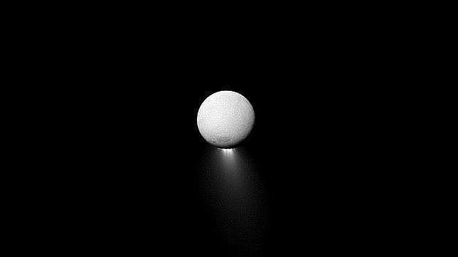 Encelado, una de las lunas de Saturno