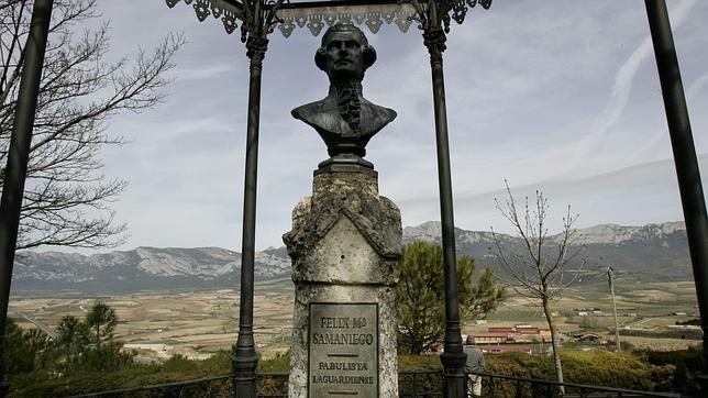Busto de Felix Maria de Samaniego en Laguardia (Álava)