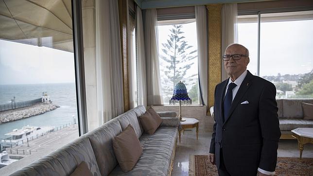 El presidente Essebsi, momentos antes de la entrevista en Túnez