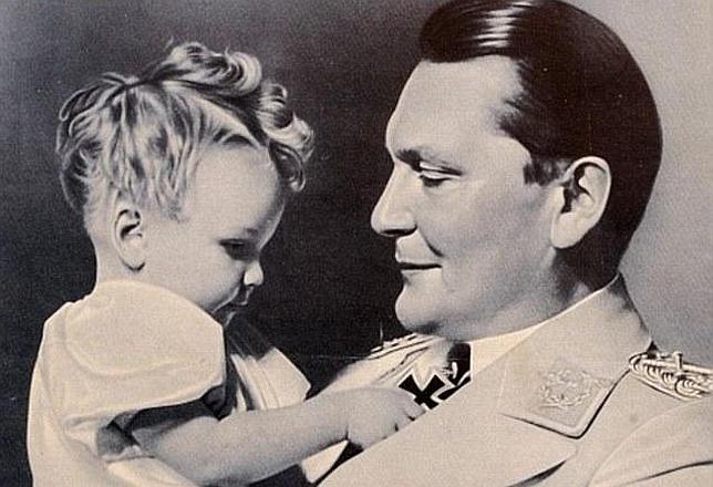 Edda Göring, en manos de su padre