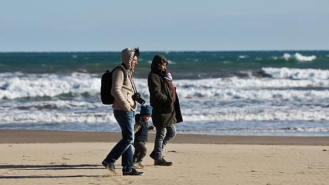 Día de frío en la valenciana playa del Cabanyal