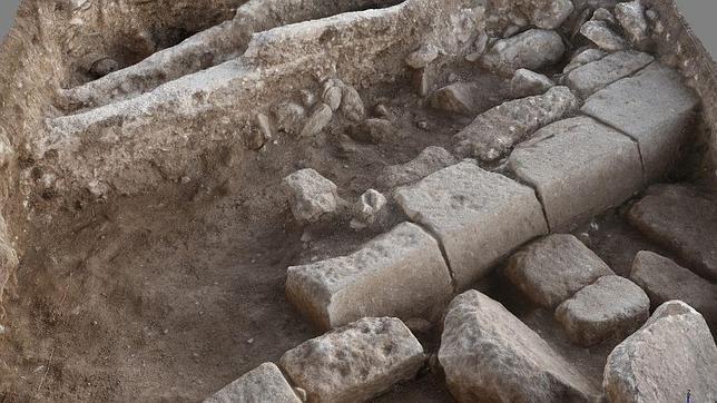 Restos de calle romana de Legio, cerca de la villa de Megido, en Israel