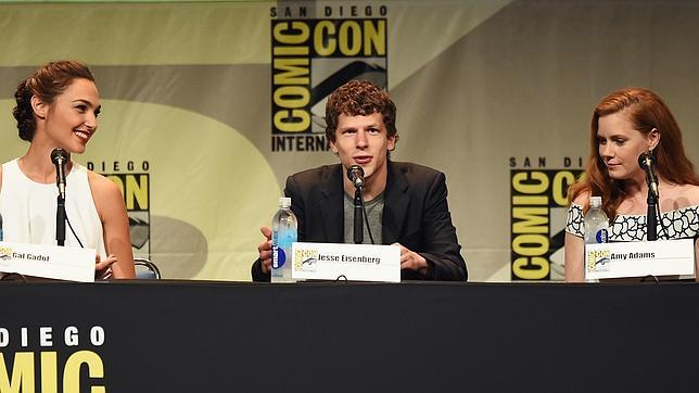 Gal Gadot, Jesse Eisenberg y Amy Adams en la Comic-Con