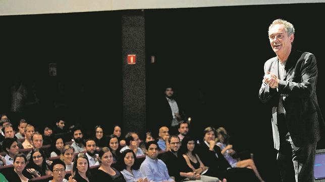 Ferran Adrià, en imagen de archivo, durante la inauguración de una competición de ideas para impulsar El Bulli Foundation