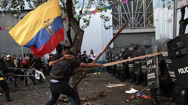 El Paro Nacional En Ecuador Deja Heridos Detenidos Y Vias Cerradas