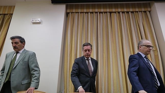 En el centro, el director de la Agencia Tributaria Santiago Menéndez
