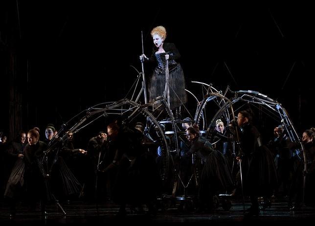 Una escena de «Roberto Devereux» en el Teatro Real