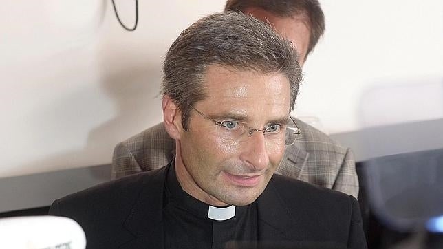 El sacerdote polaco Krzysztof Charamsa