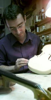 Laurent López, en su taller. Jaime García