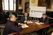 El representante español, Ernesto Zulueta (izquierda), junto al estadounidense. REUTERS
