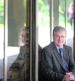 «La inmigración ha hecho que la escuela catalana sea más permisiva»
